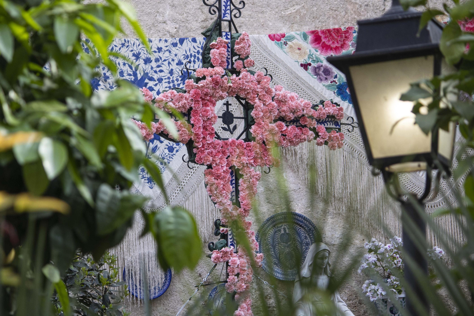 Así celebra Granada sus Cruces, en imágenes
