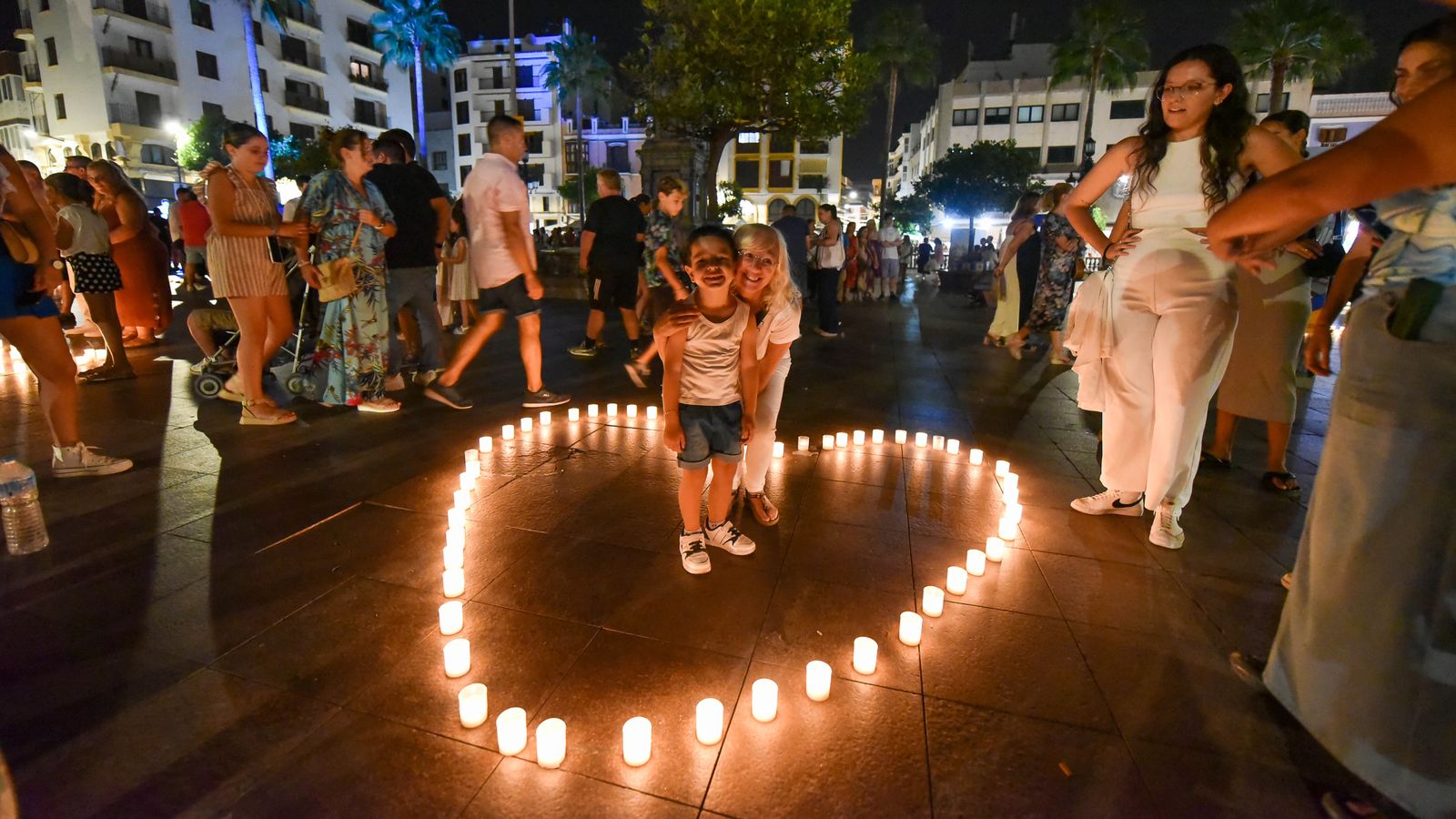 La noche de las velas y Perseidas de Algeciras, en imágenes