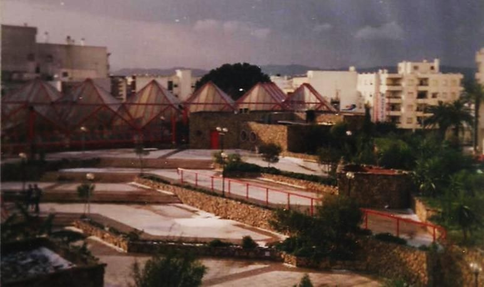 La plaza de Andalucía en su primera versión (Años 80).