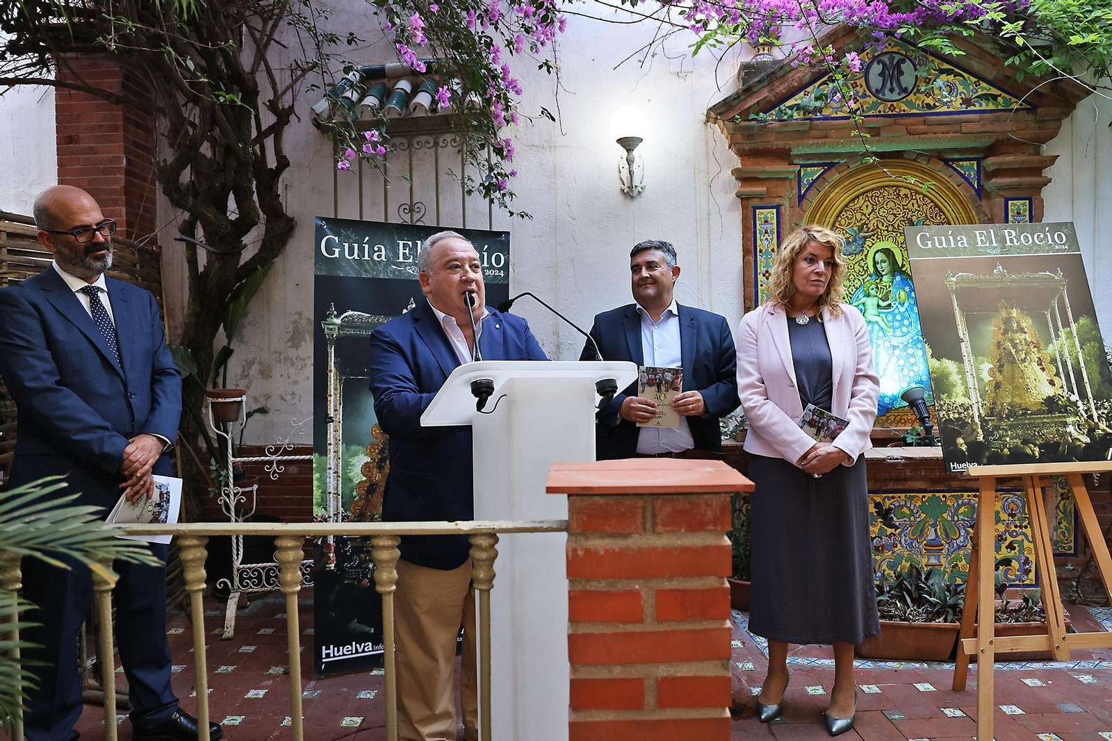 Imágenes de la presentación de la Guía del Rocío 2024 de Huelva Información