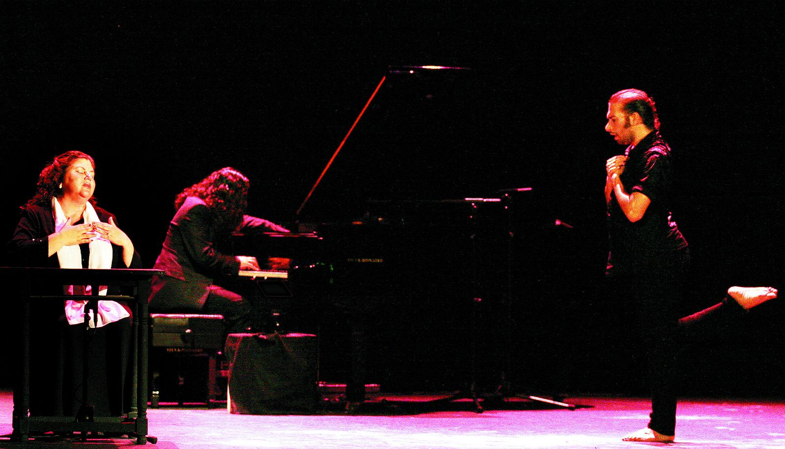 Inés Bacán, Diego Amador e Israel Galván en 'Tábula rasa', espectáculo estrenado en los Jueves en 2006.