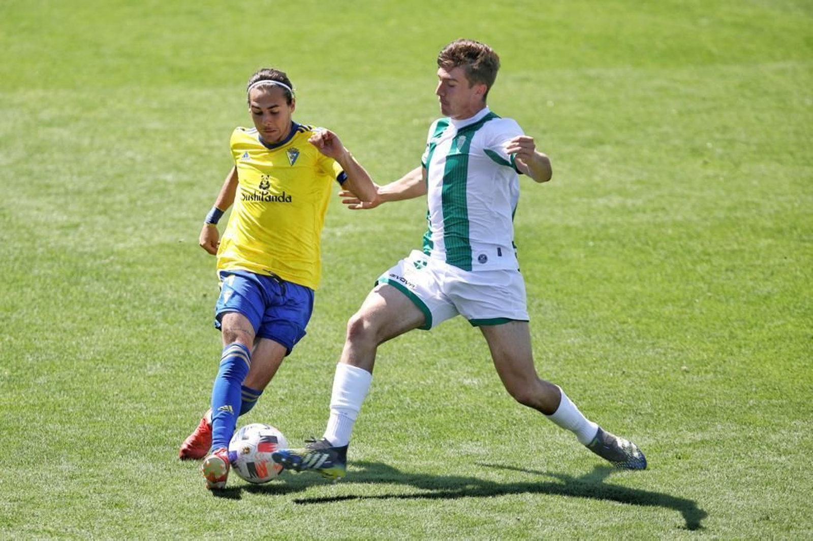 Las imágenes de la derrota del Córdoba CF ante el Cádiz B