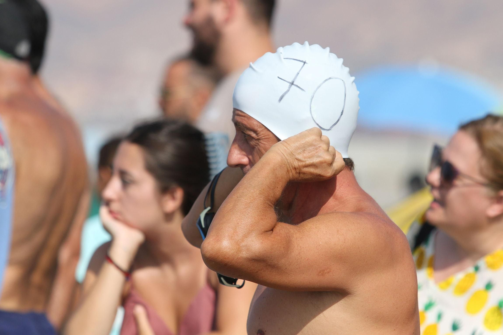 Las imágenes de la Travesía a Nado 'Ciudad de Almería - Carlos Tejada'