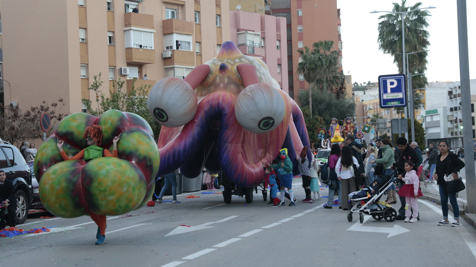 Búscate en las fotos de la cabalgata del Carnaval de Algeciras