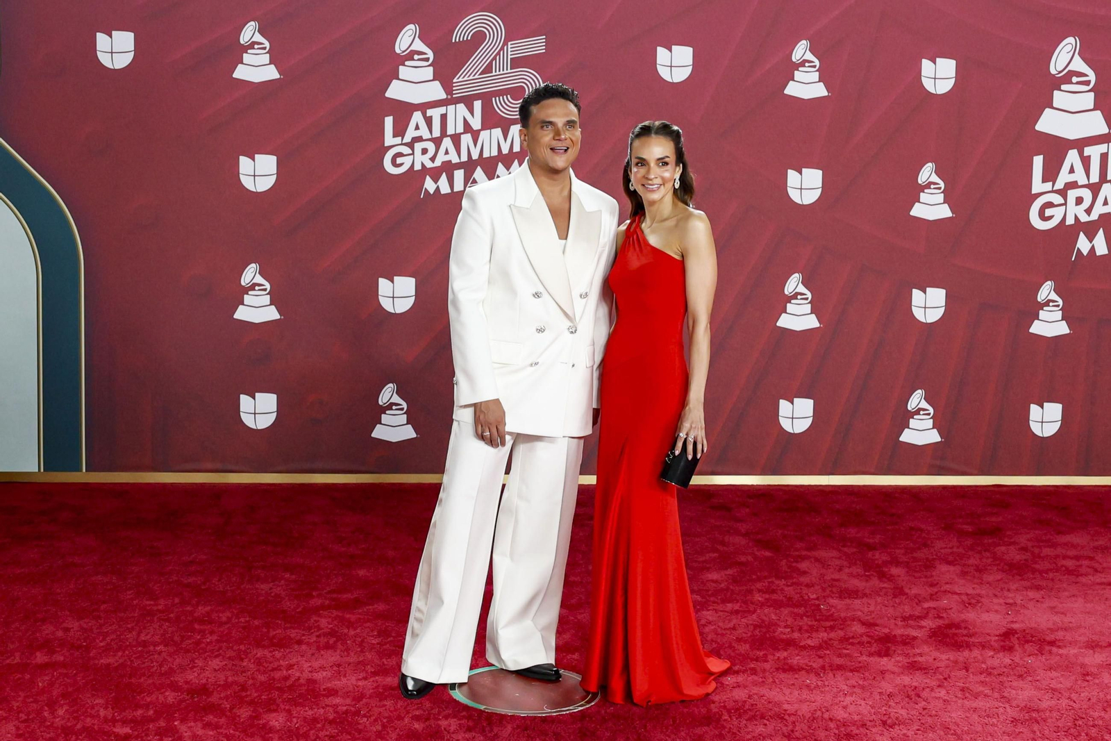 Todos los famosos, tendencias y curiosidades en la alfombra roja de la 25 edición de los Grammy Latinos