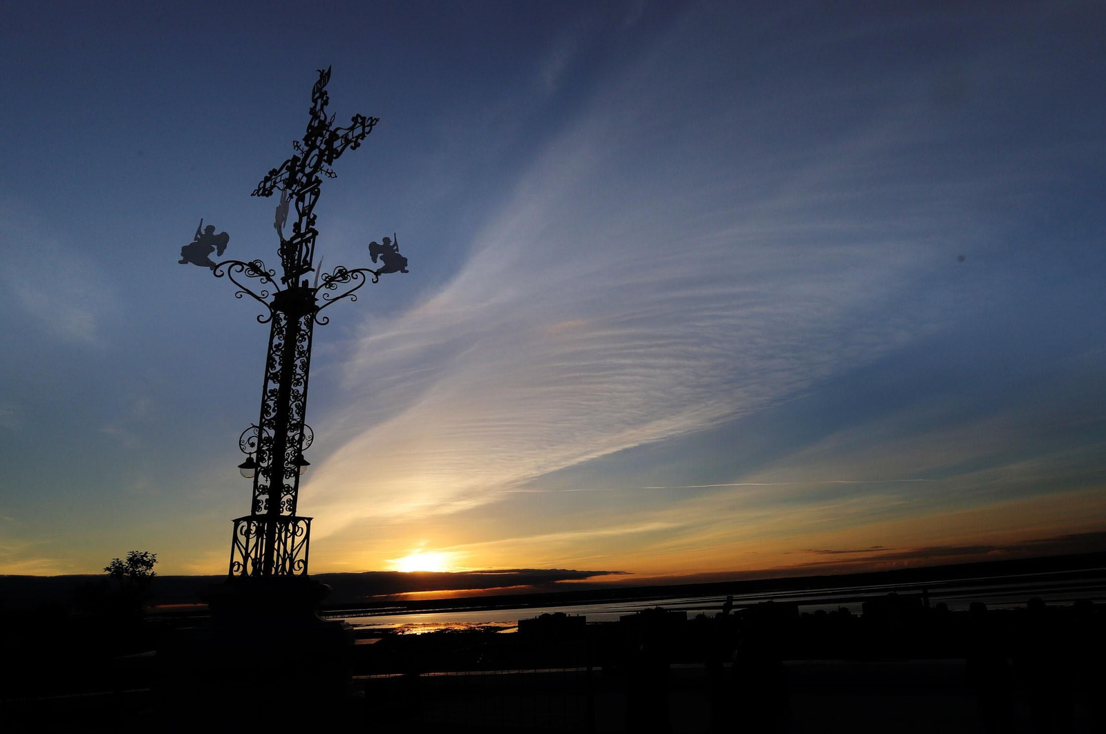Barrio a barrio: El Conquero de Huelva en imágenes