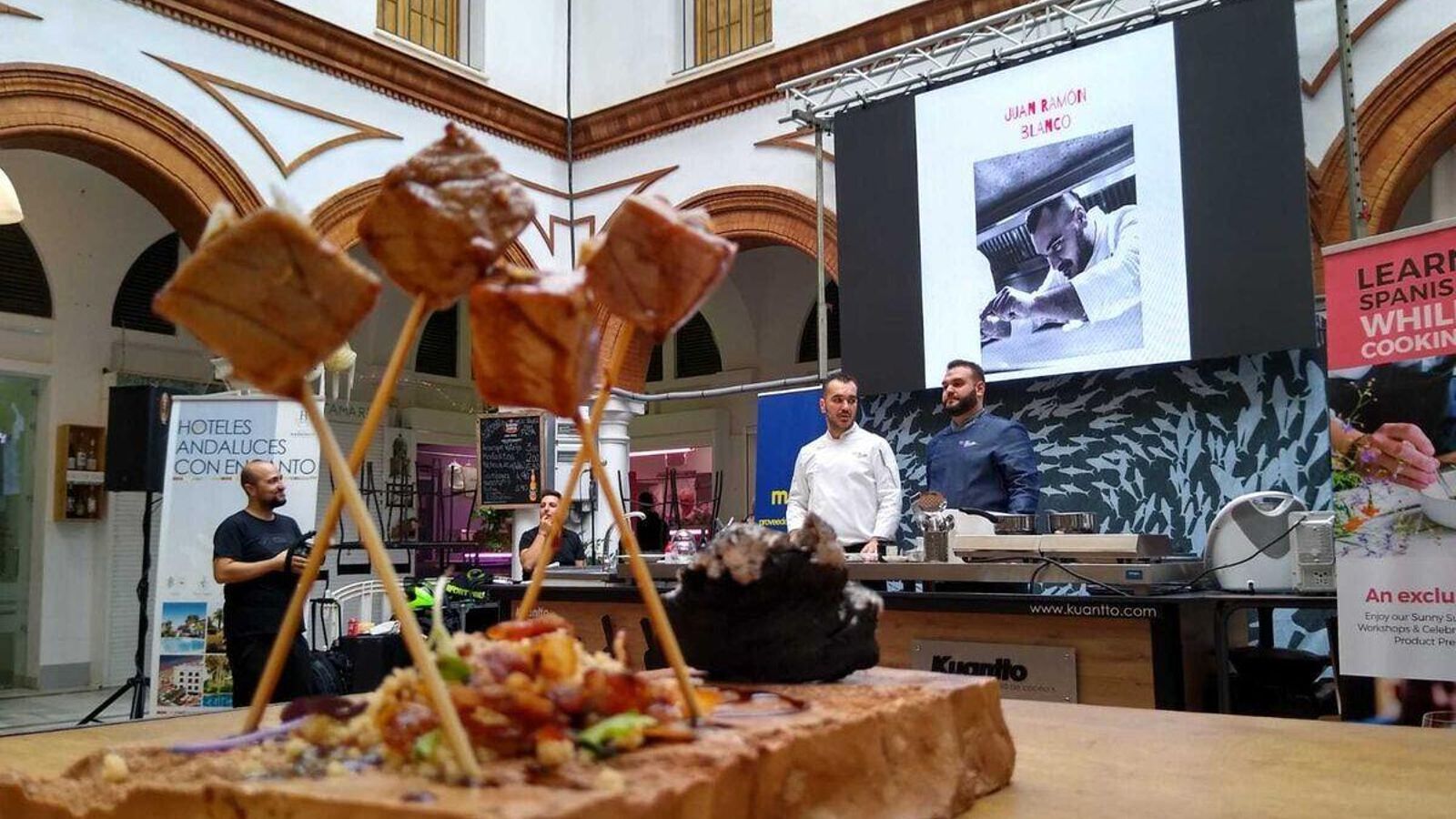Los Sábados de Alta Cocina con Juan Ramón Blanco, en el mercado de abastos de Rota.