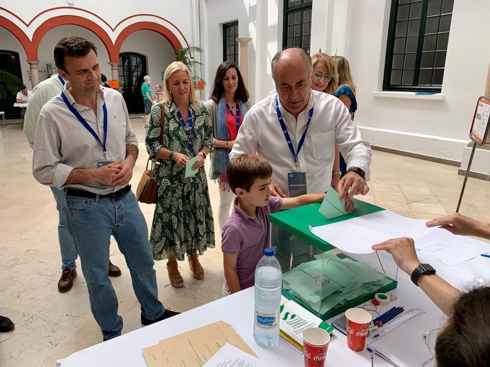 Landaluce, en el momento de votar.