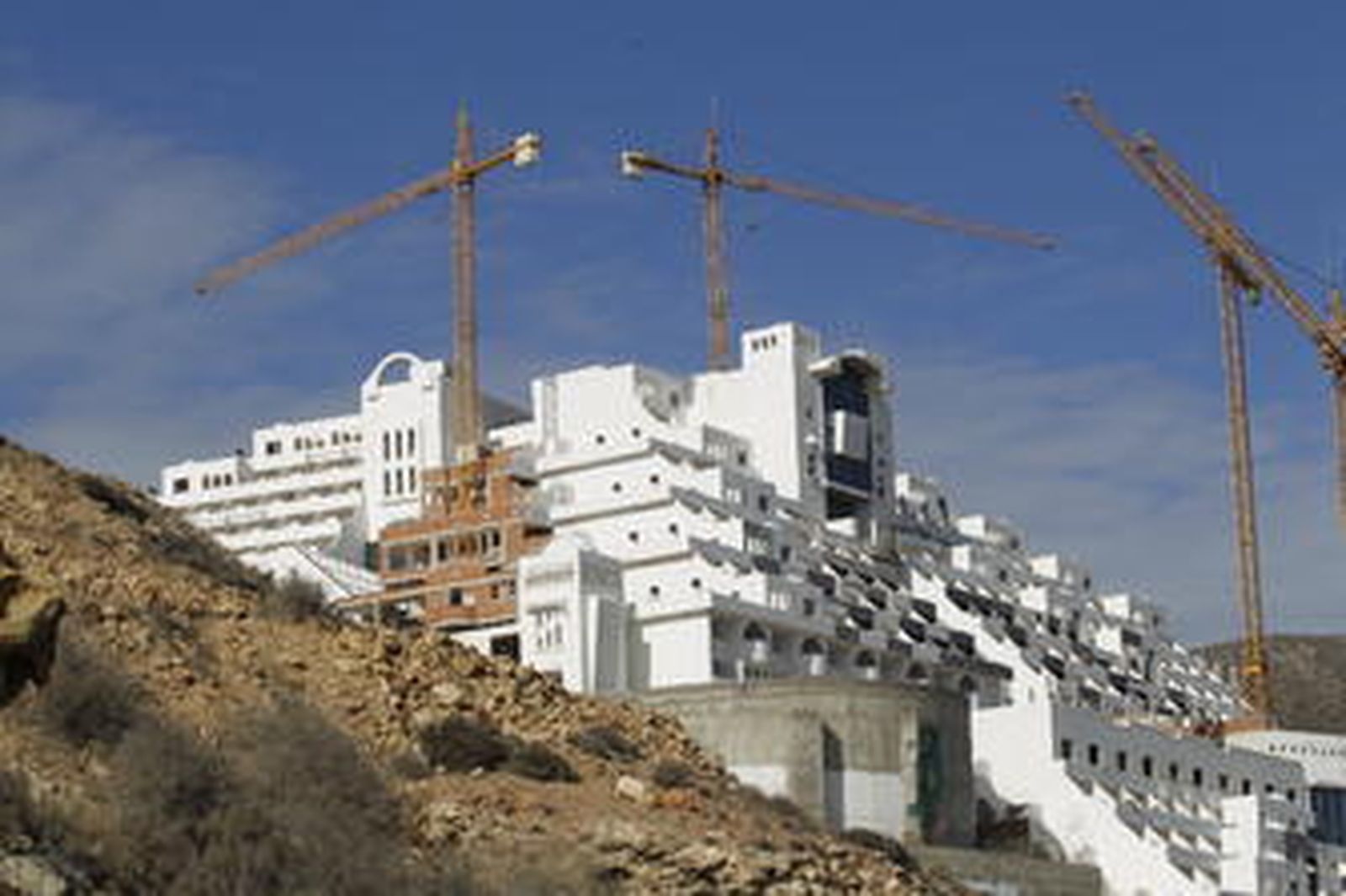 La Junta recurrirá al Supremo la sentencia del TSJA sobre el Algarrobico