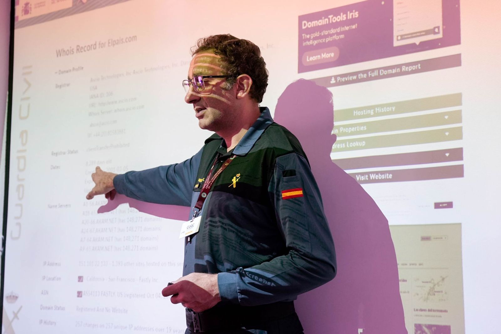 Las imágenes de la Ciberliga de la Guardia Civil en el IES Albaida