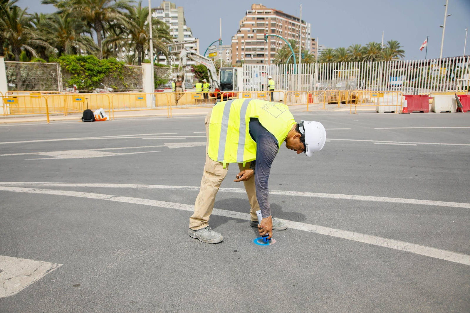 Las imágenes del derribo de la valla del Puerto, entrada de Muelle de Levante y Ribera I de Almería