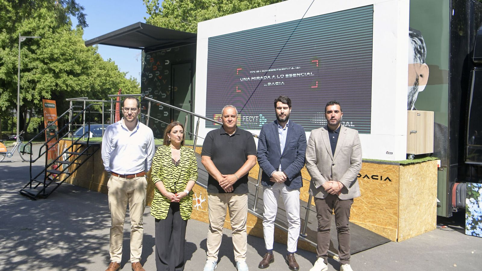 Tour Universitario Cajal, Una Mirada a lo Esencial en Granada