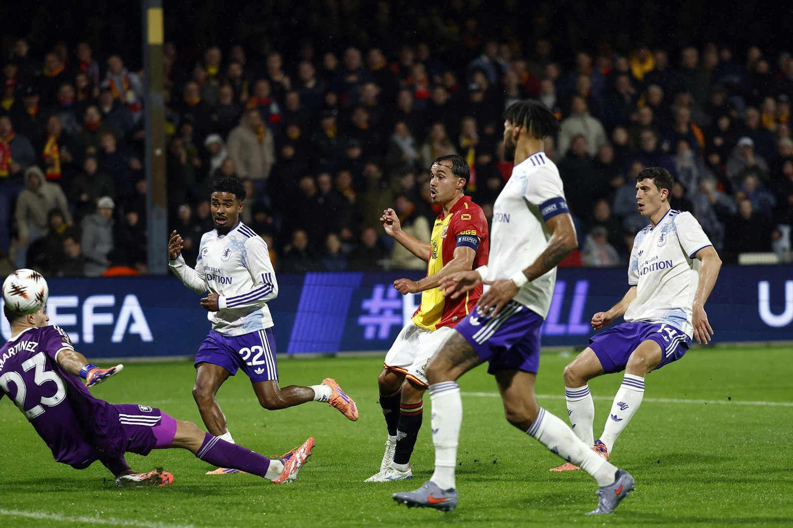 Go Ahead Eagles-Aston Villa (4).jpg