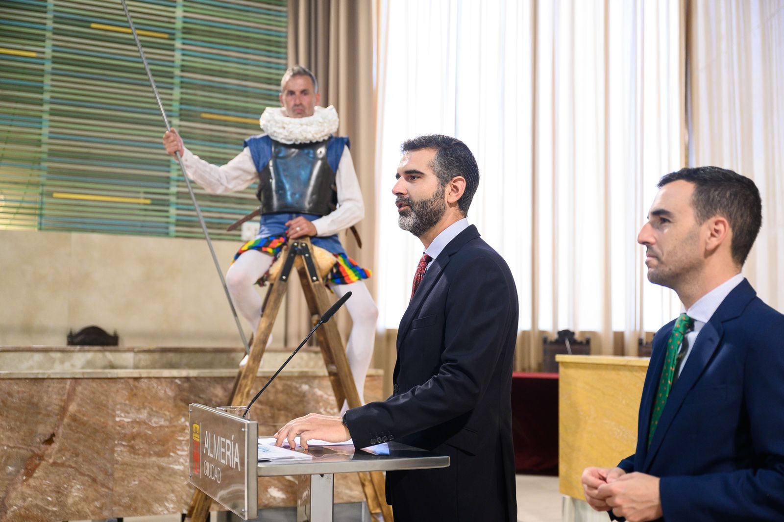 El alcalde y el concejal de Promoción han presentado el programa de la Noche en Blanco