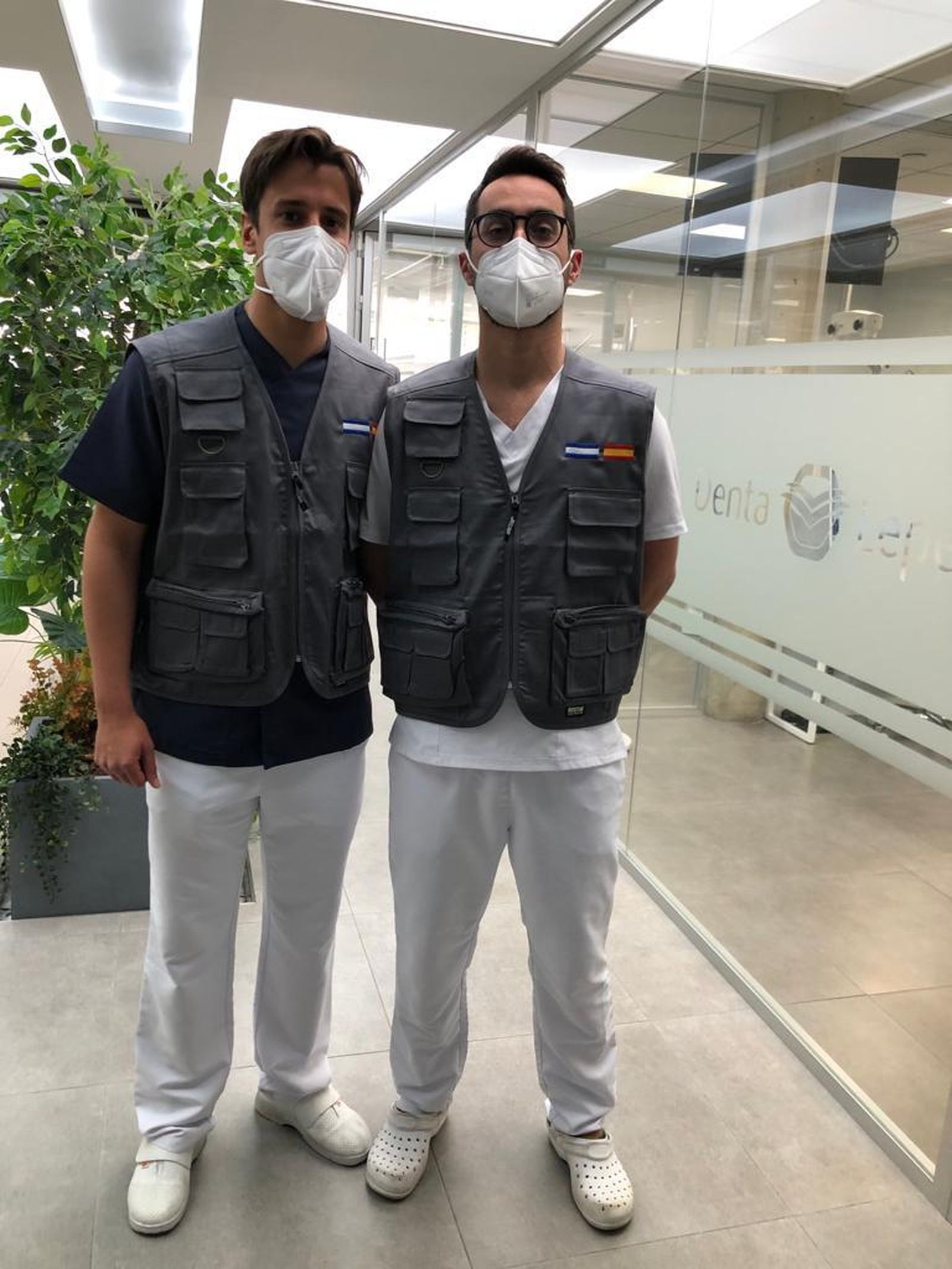 Imagen de los odontólogos onubenses que partirán hacia El Salvador.