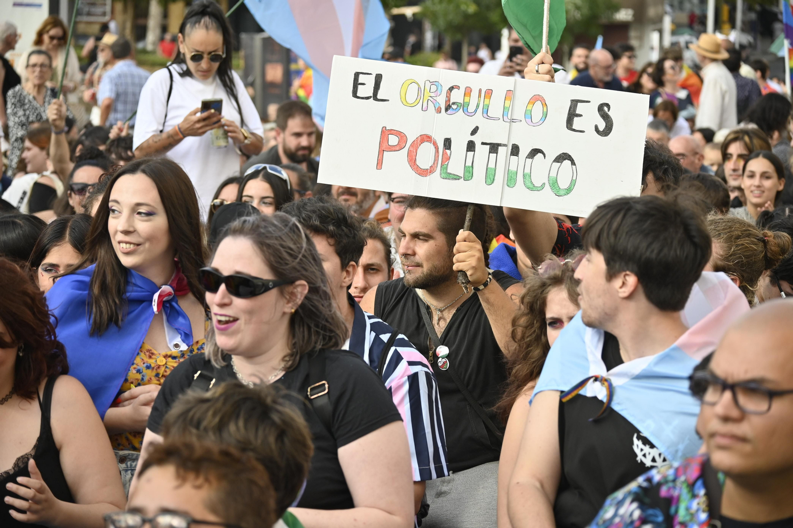 Las mejores imágenes de la manifestacióndel del Orgullo LGTBI en Huelva