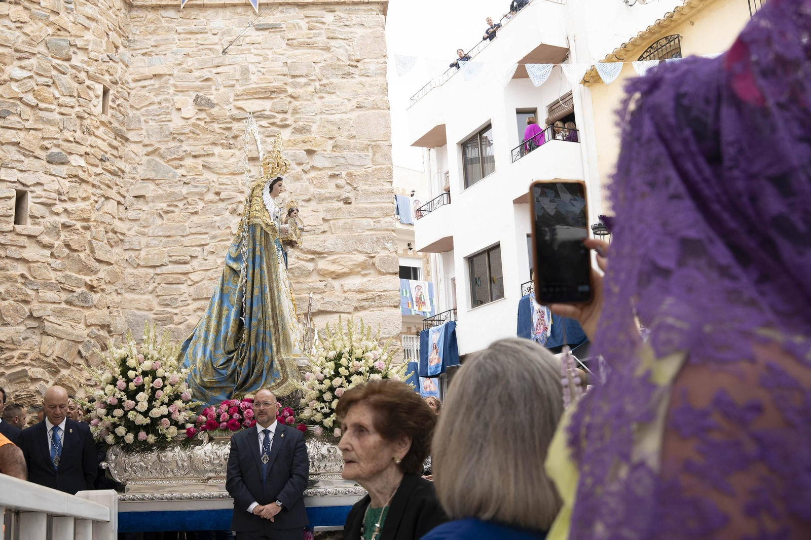 Las imágenes de la misa y procesión en Macael por las fiestas en honor a Nuestra Señora del Rosario