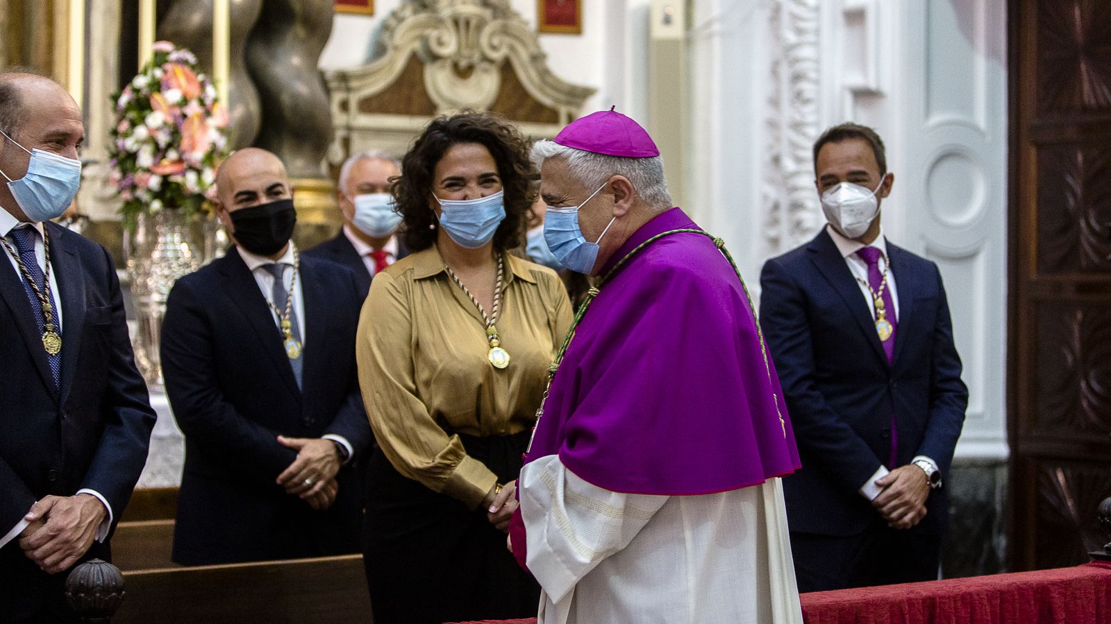 Imágenes de la celebración del día de la Virgen del Rosario en la iglesia de Santo Domingo