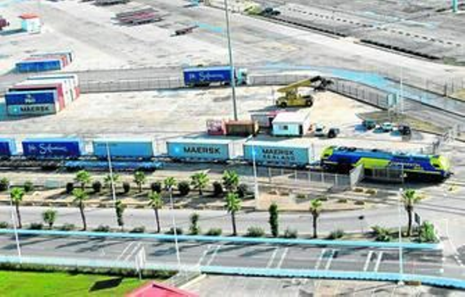 El primer tren de Continental Rail en el puerto de Algeciras, antes de partir hacia Azuqueca de Henares.