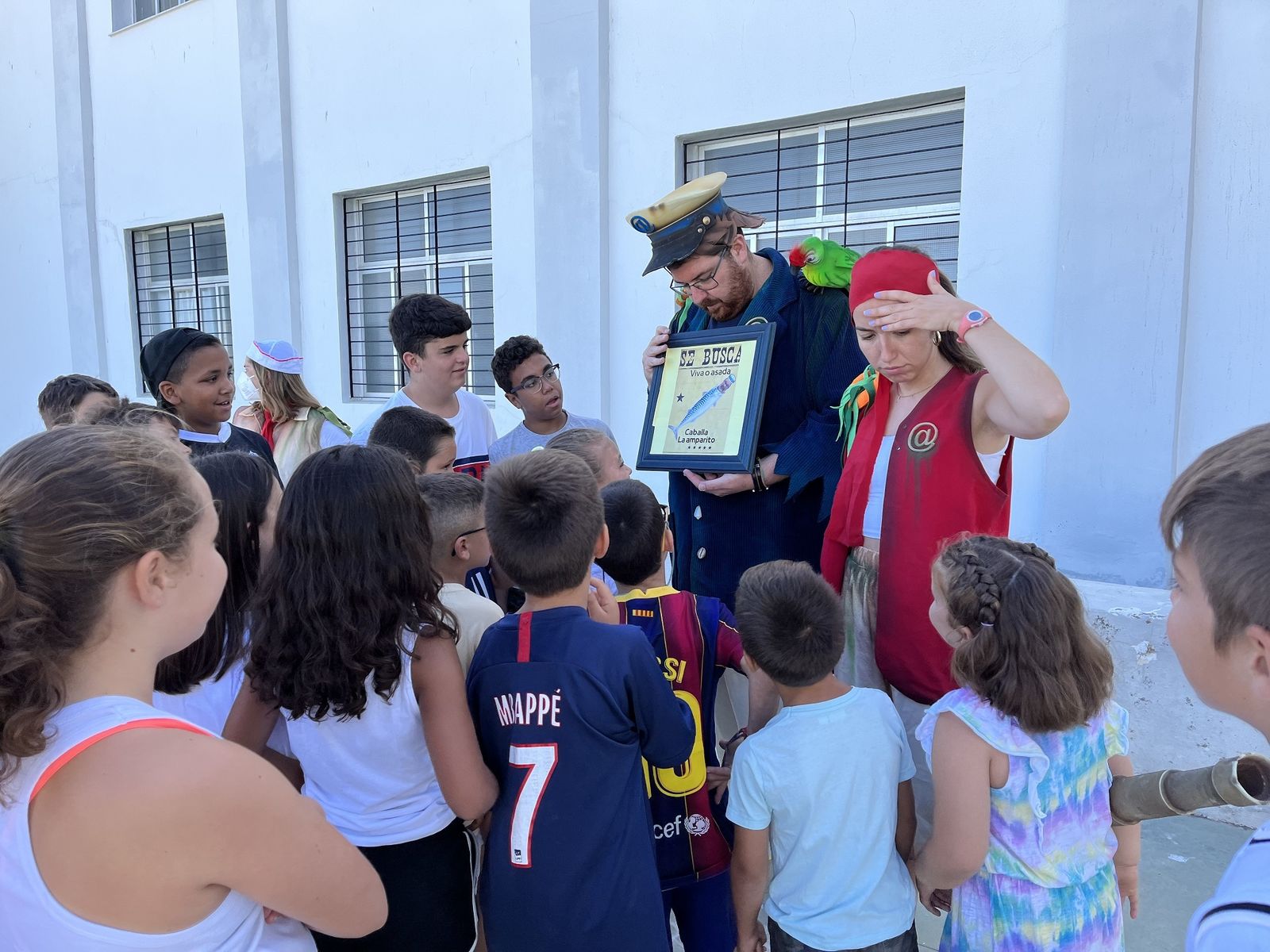 Una de las actividades de Márgenes y Vínculos en el campamento del CEIP Santa Teresa.