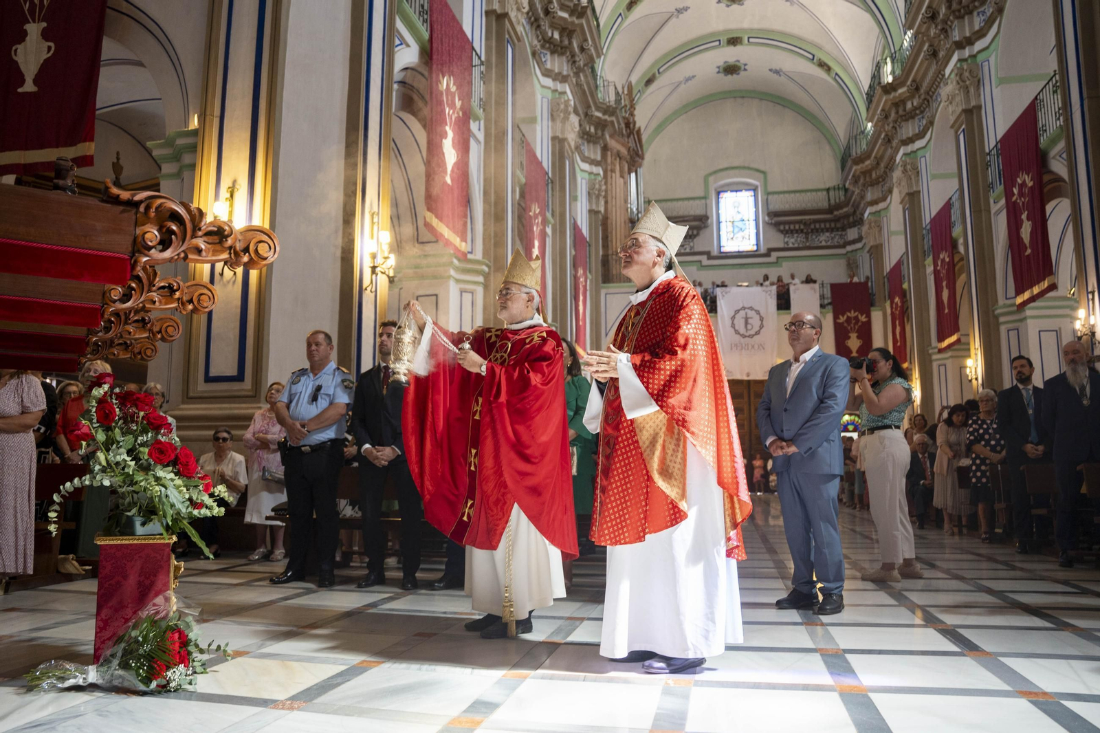 Eucaristía y procesión de Exaltación de la Cruz en la localidad de Vélez-Rubio