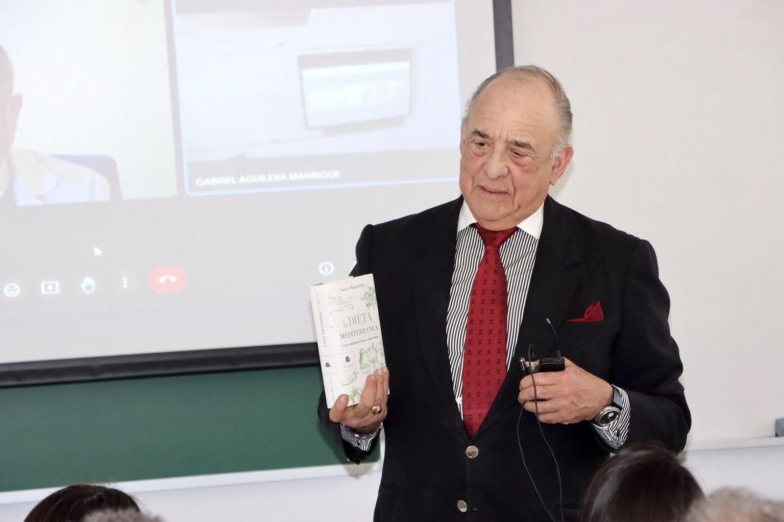 Alejandro Bonetti durante la presentación del libro.
