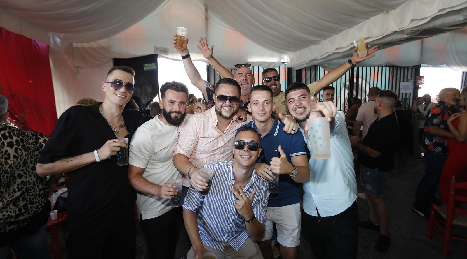 Búscate en las fotos del Día de la Mujer en la Feria de Tarifa