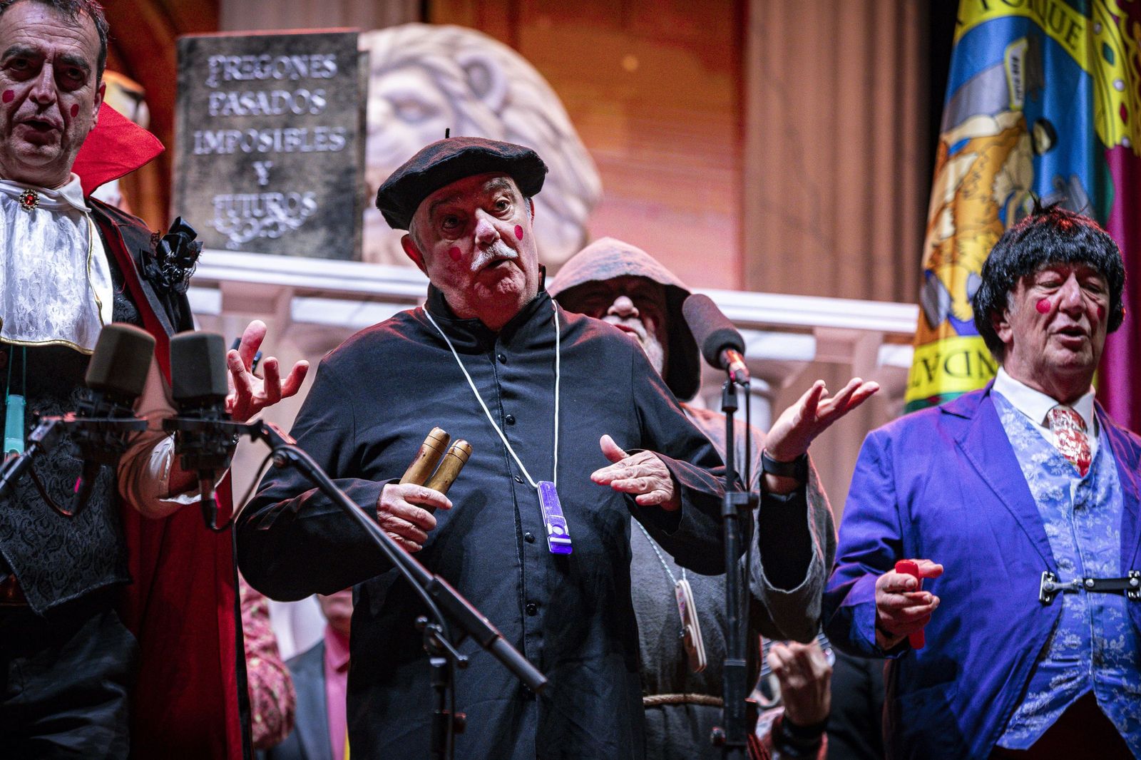 Las imágenes del pregón y la boda de Manu Sánchez en el Carnaval de Cádiz 2026