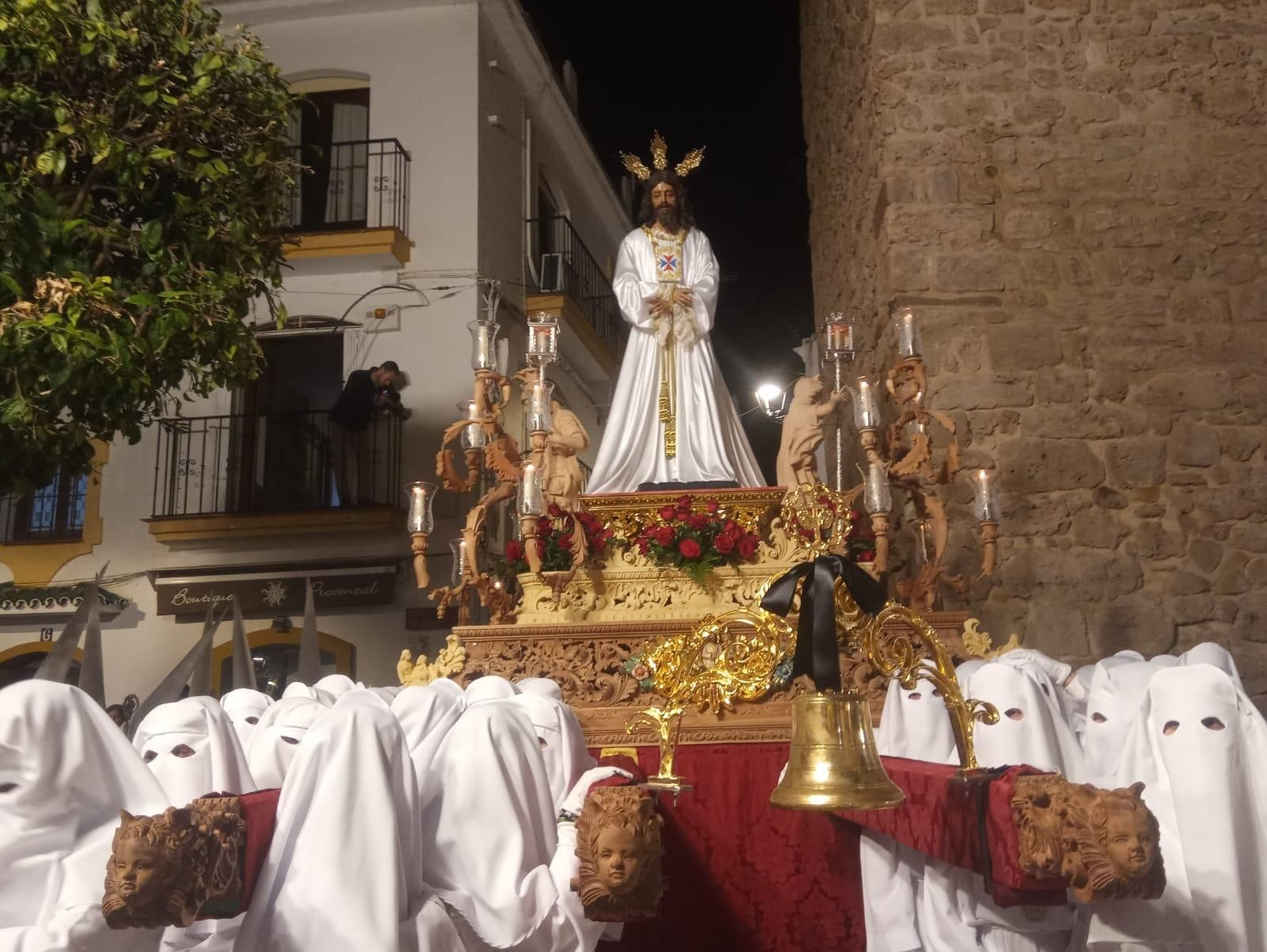 La patrona de la hostelería, Santa Marta, el Martes Santo en Marbella, en imágenes