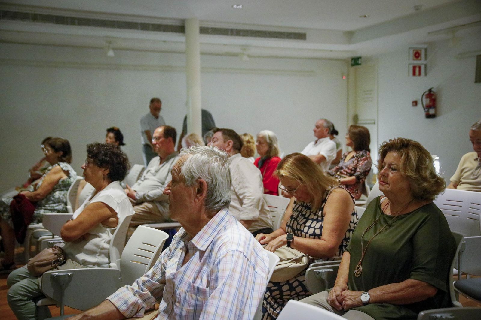 Las imágenes de la conferencia dentro de la "Semana Cultural Puerta Europa" de Ginés Valera en Almería