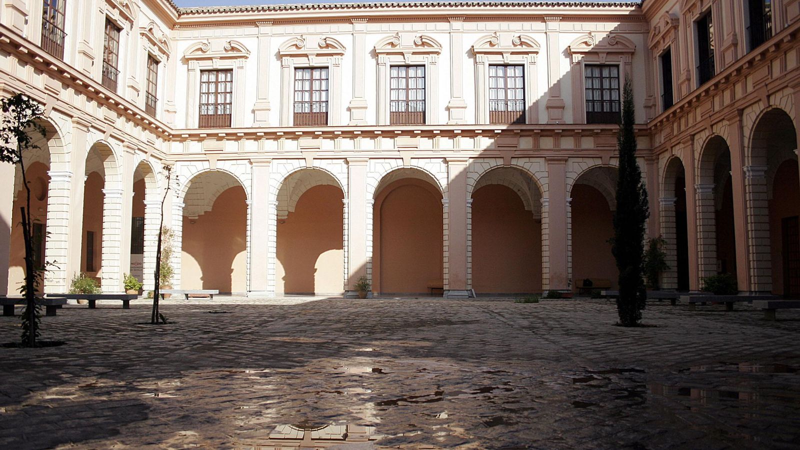 Conservatorio Superior de Musica, en el antiguo emplazamiento del convento casa grande del Carmen