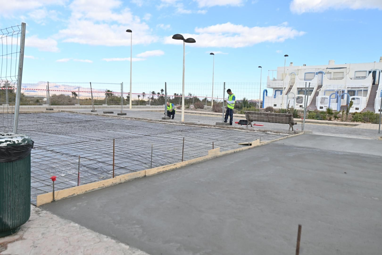 Trabajos en solar situado entre las calles Escultor Pedro Gilabert y El Sargo.