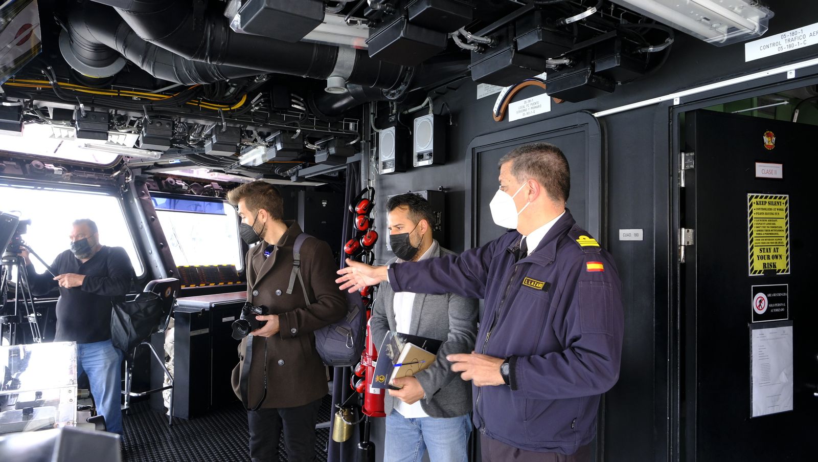 Fotogalería de la visita al portaaviones Juan Carlos I. Puerto de Almería.