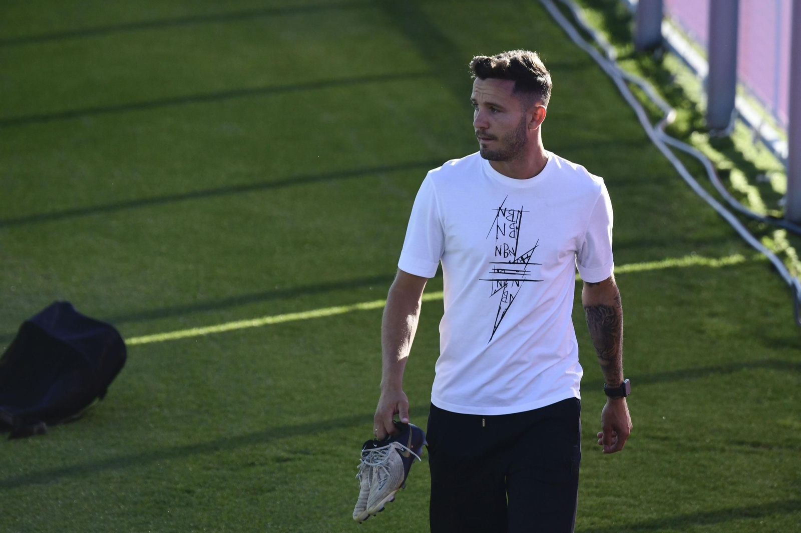 Las fotos del pobrísimo paso de Saúl Ñíguez por el Sevilla