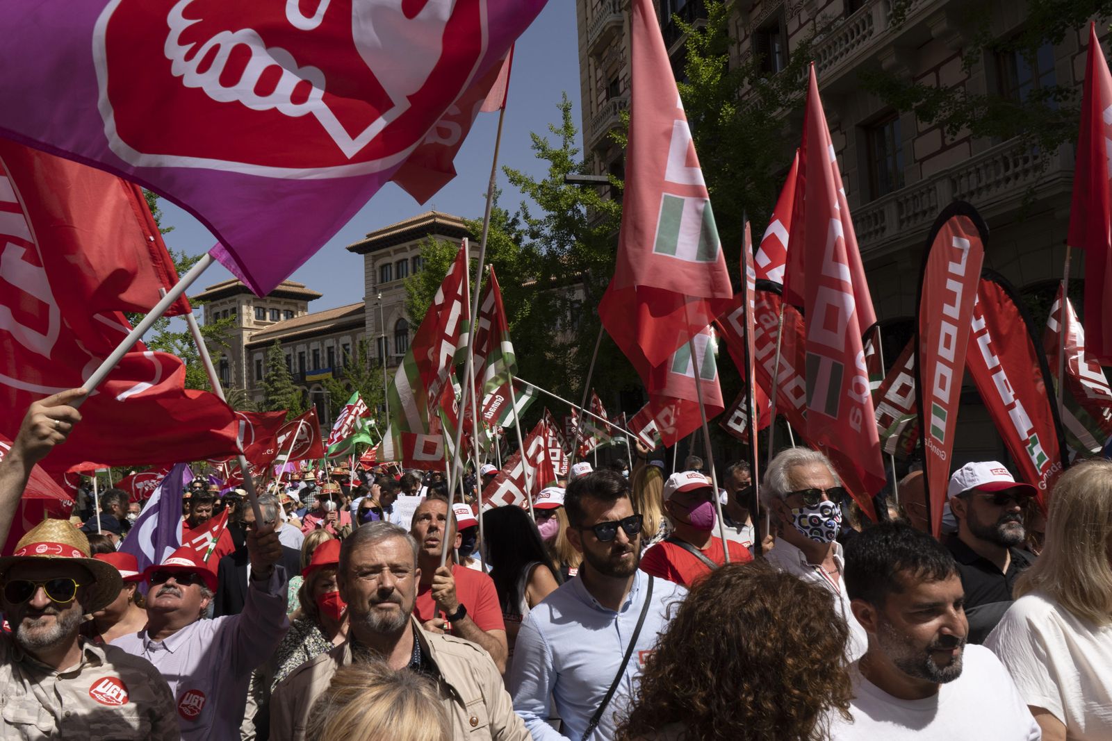 La manifestación por el Día Internacional del Trabajo de Granada, en imágenes
