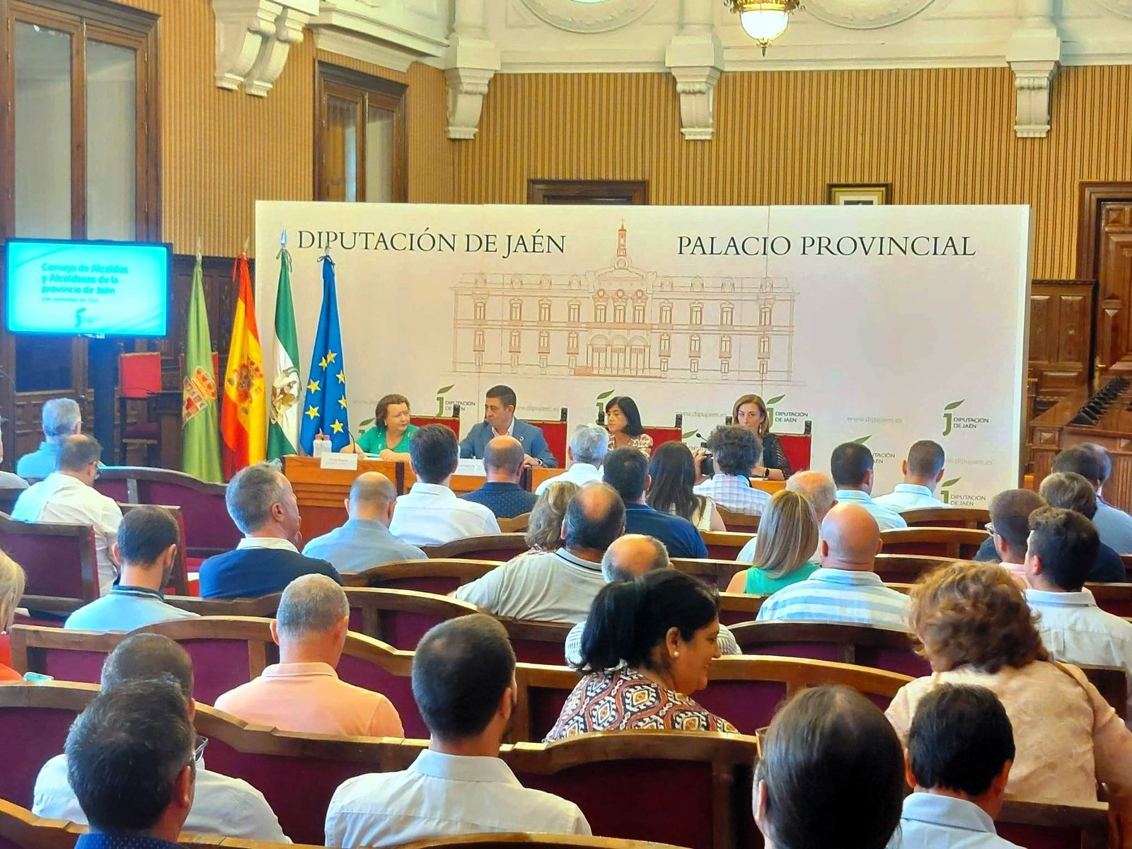 Reunión de la Diputación de Jaén y el Consejo de Alcaldes de la provincia para pedir la eliminación de las peonadas.