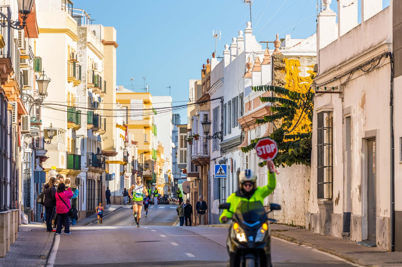 Gran ambiente en la Carrera Solidaria de la Divina Pastora en San Fernando