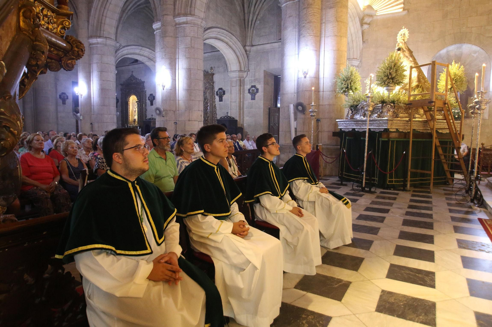 Fotogalería de la retirada de la Virgen del Mar para su restauración