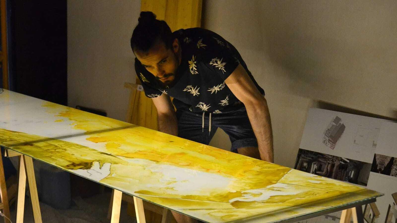 Manuel Caliani durante el proceso de realización.