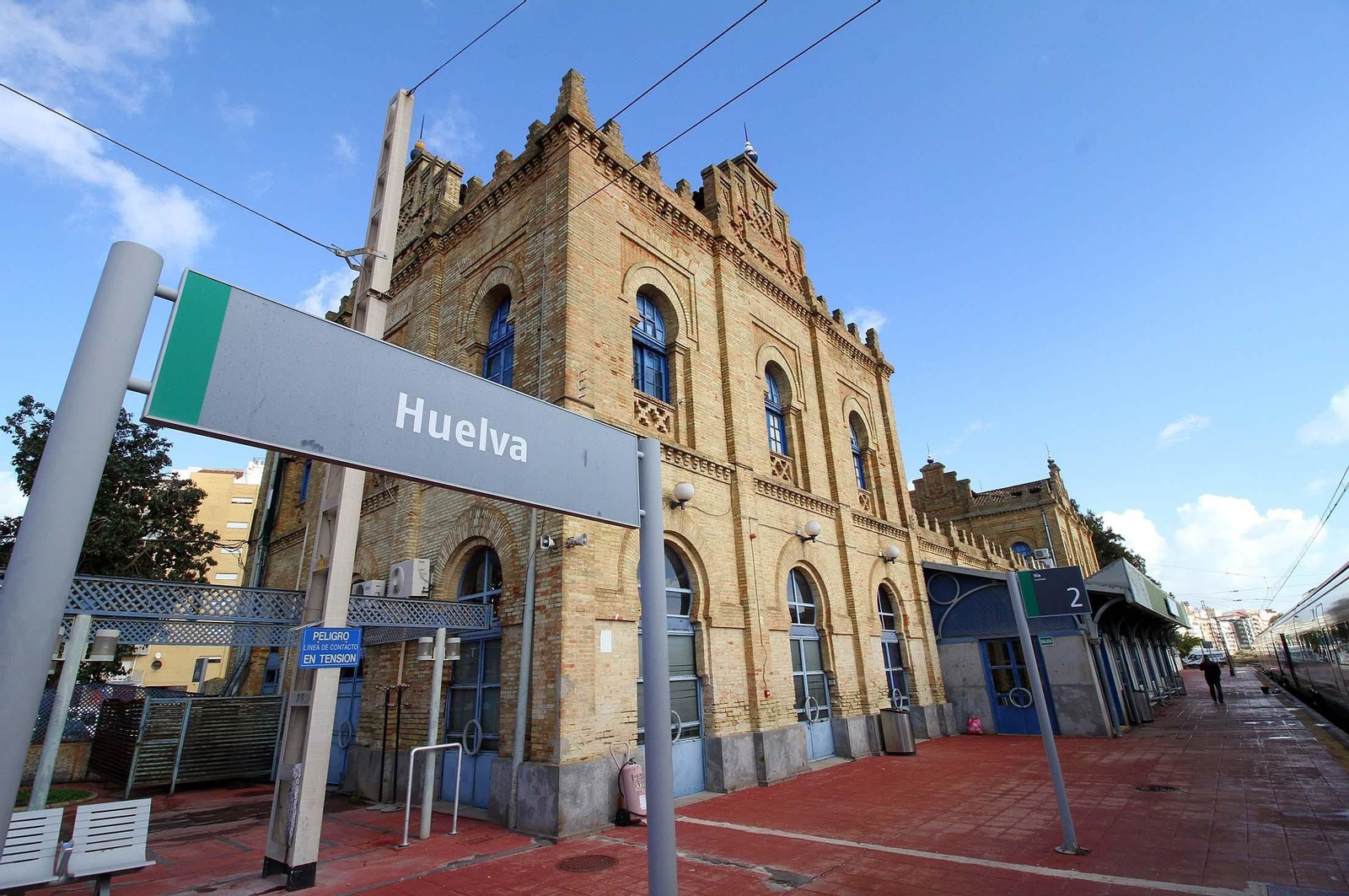 La antigua estación, tras quedar recientemente sin servicio, es reclamada por el Consistorio. La antigua estación, tras quedar recientemente sin servicio, es reclamada por el Consistorio.