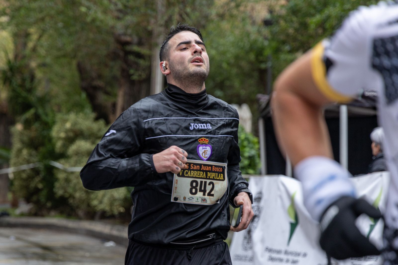 En imágenes: la lluvia no frena a más de un millar de corredores en la V Carrera Popular del IES San Juan Bosco (1)