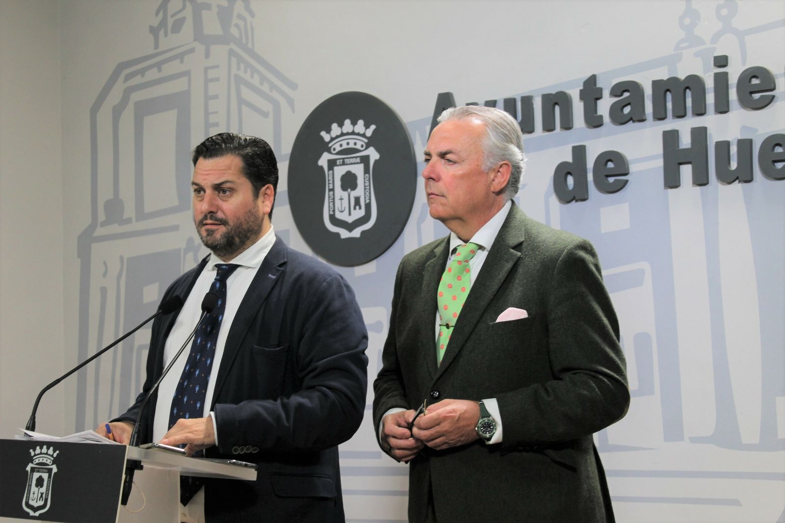 Los ediles populares Jaime Pérez y Francisco Millán, esta mañana.
