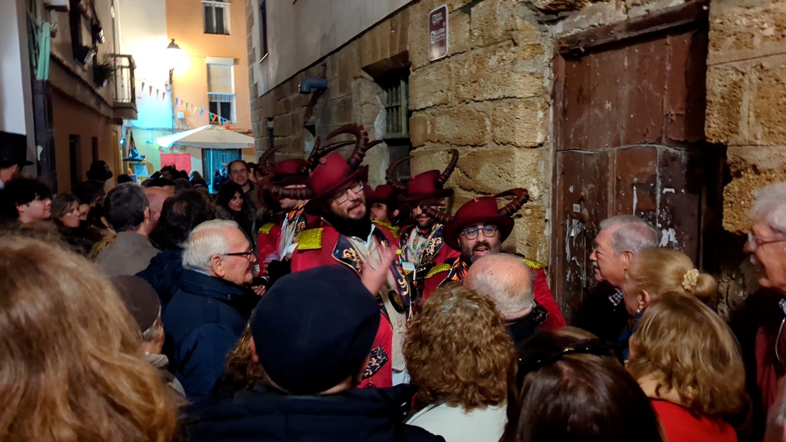 Chirigota callejera 'Aquí abajo se está del carajo'