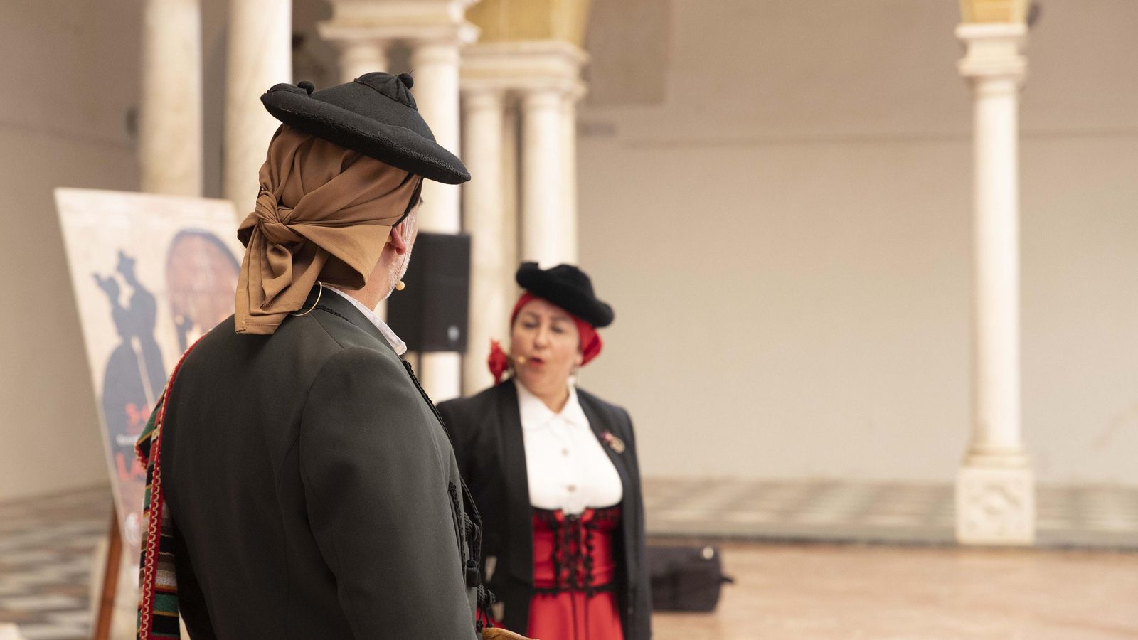 Actores principales haciendo un sketch de la obra