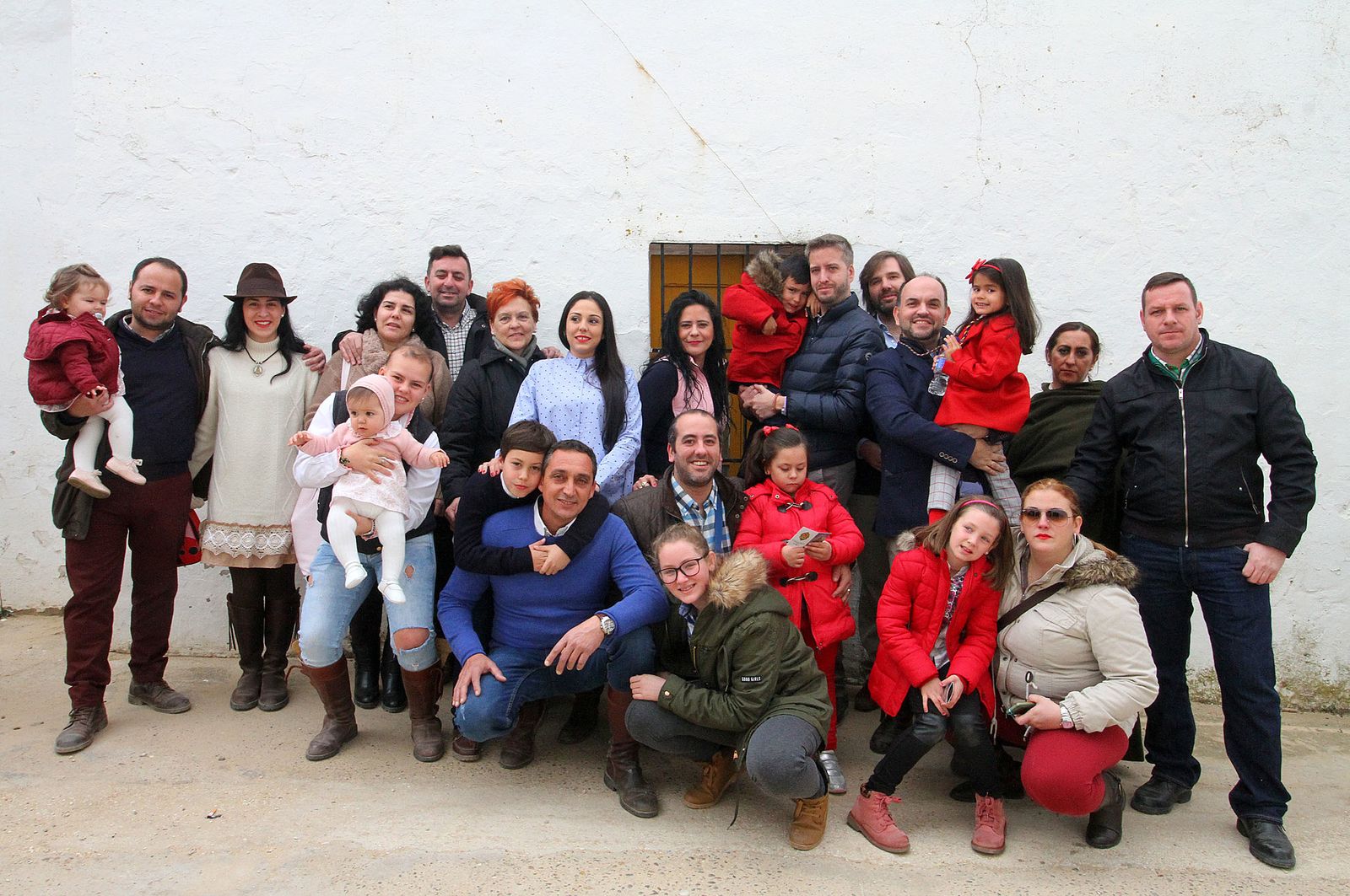 El Rocío celebra La Candelaria con la presentación de los niños a la Virgen, en imágenes