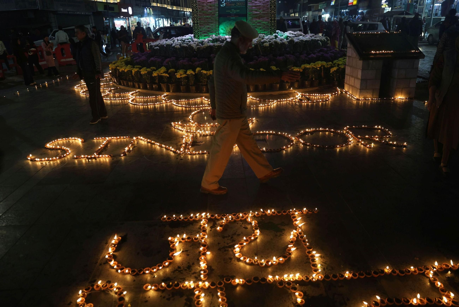 Las preciosas imágenes de la celebración del Diwali en India: un festival de luz y color