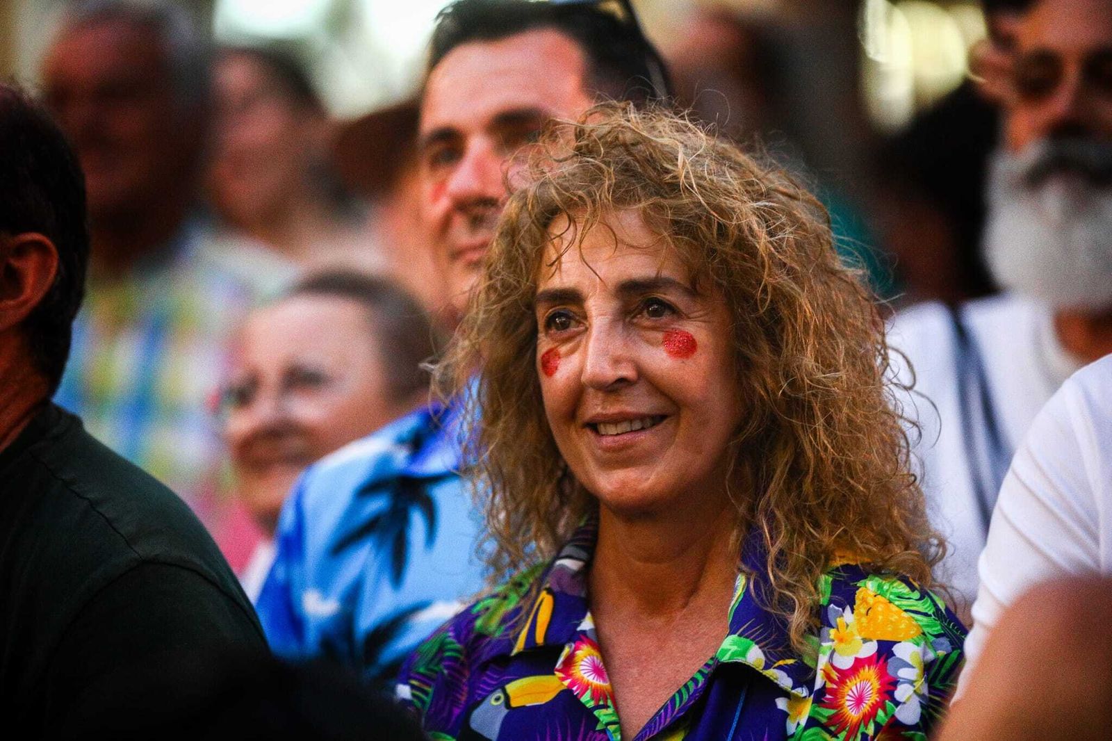 La noche del viernes de Carnaval en Cádiz, en imágenes