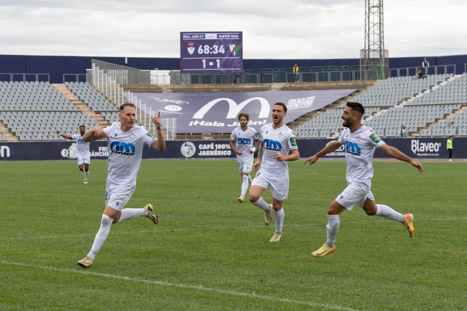 Partido Real Jaén y CD Huétor Vega, en imágenes