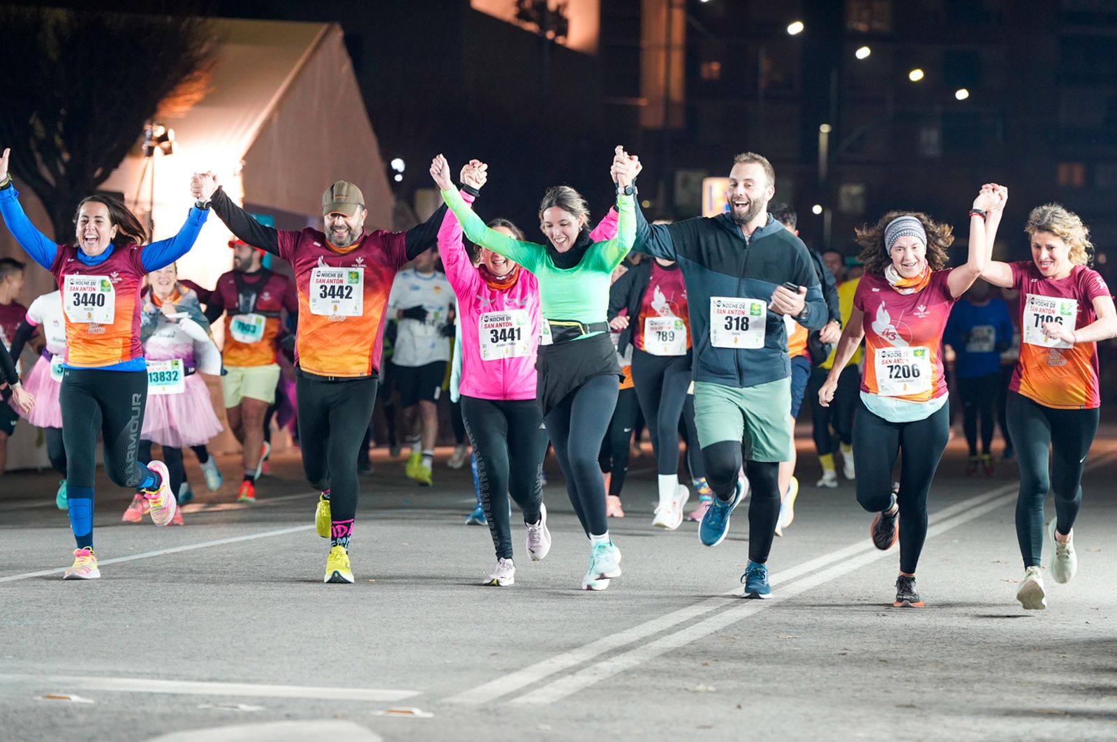 En imágenes: búscate en tu llegada a meta de la Carrera de San Antón 2026 (1)