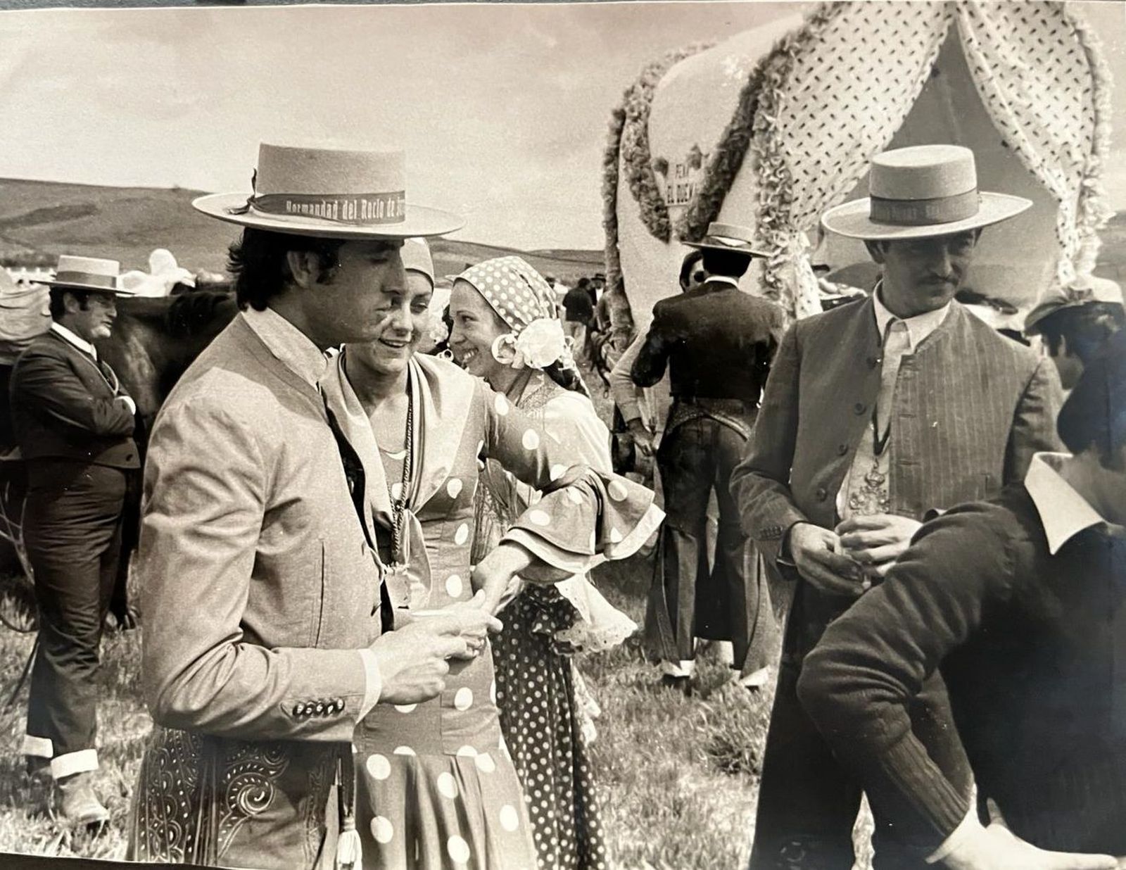 Eugenio Molina Fernández de Miranda y su esposa, Pili Alvear; la esposa de Álvaro Molina, Fátima Porres; Pepe Barrera y Felipe Morenés.